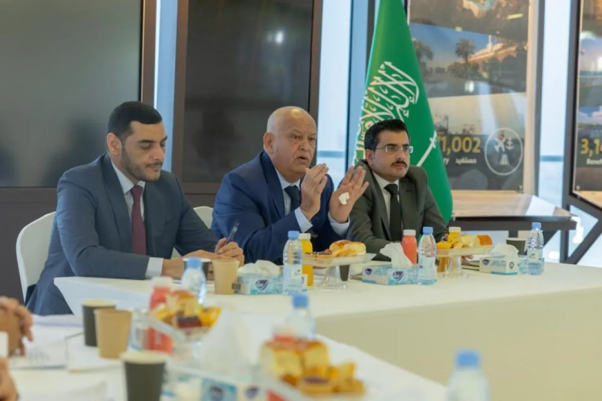 تطور جديد في القضية الجنوبية بالصور.. تفاصيل الاجتماع الرفيع للقيادات الجنوبية مع السفير محمد آل جابر في الرياض