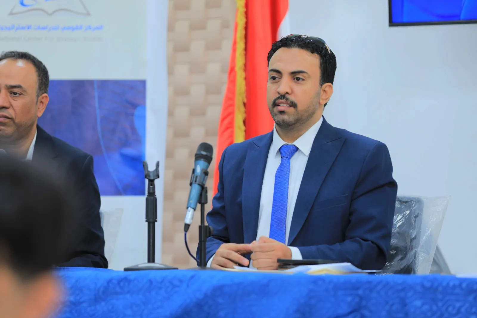 القاضي “فتح الخبي” يطالب بقانون “رادع” للجرائم المعلوماتية ولمواجهة الابتزاز الإلكتروني وغسيل الأموال