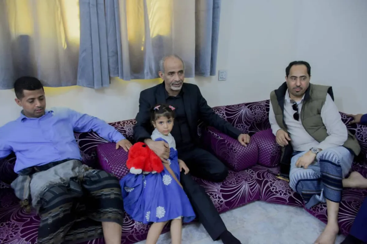 “محمود الصبيحي” يعزي أسرة “الشاعر” ويؤكد أن استهداف الكفاءات التربوية لن يمر دون عقاب