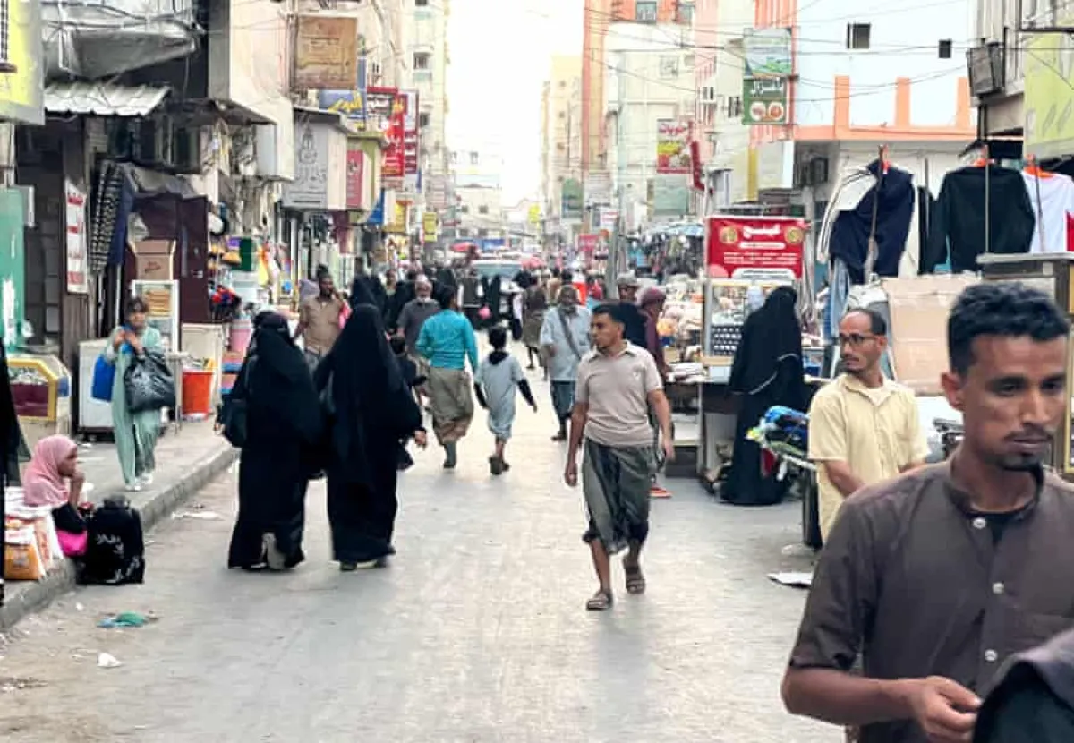 عدن بين الفقر والانهيار المعيشي.. مشاهد صادمة في الشوارع وتحذيرات من القادم