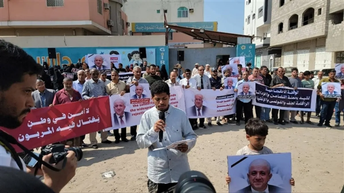نجل الشهيد عبدالرحمن الشاعر يطالب بسرعة ضبط قتلة والده