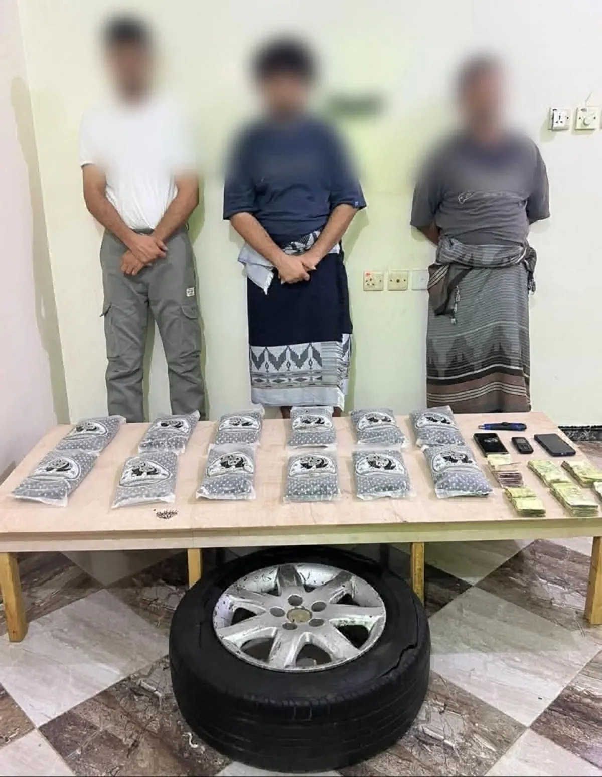 شرطة عدن تضرب أوكار المخدرات وتفكك شبكة تهريب قادمة من المهرة
