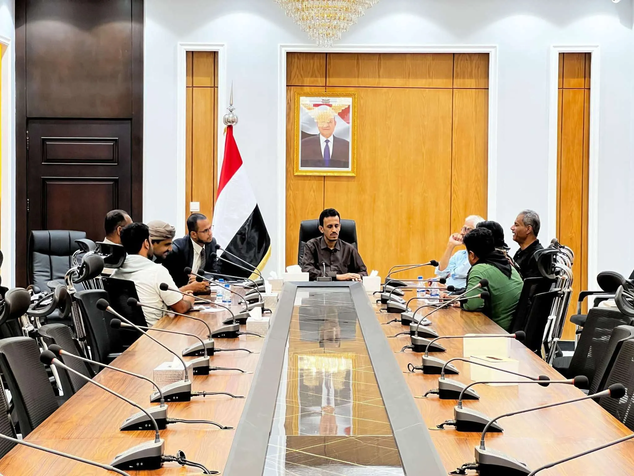 وكيل المحافظة الجيلاني يبحث آليات تنظيم وتسليم الميازين وفقًا والتوجهات الرئاسية