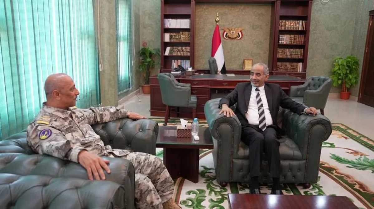 الفريق الصبيحي يؤكد أهمية تعزيز قدرات مصلحة خفر السواحل