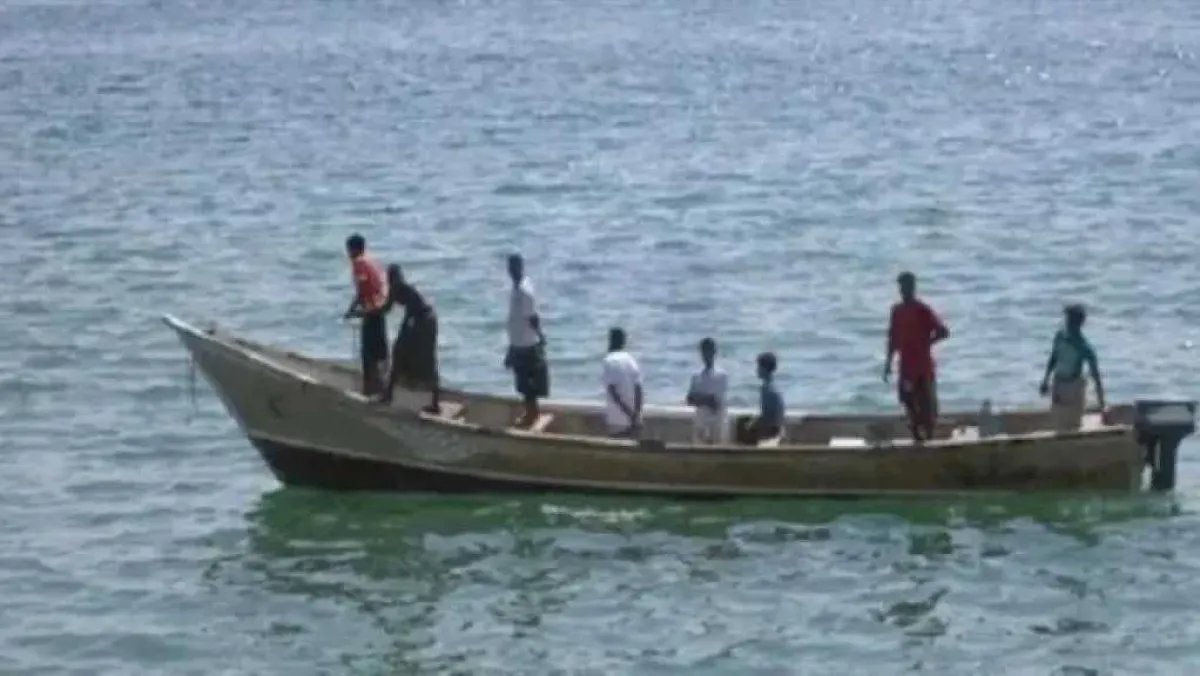 غموض يلف مصير 15 صيادًا من أبناء ‘‘الخوخة’’ بعد أسبوعين من اختفائهم في البحر الأحمر