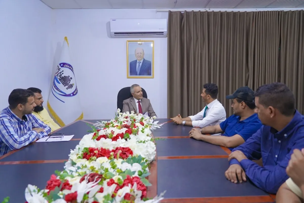الوزير اليافعي يناقش مع شبكة النماء اليمنية تنظيم العمل الأهلي وتوجيهه نحو الأولويات