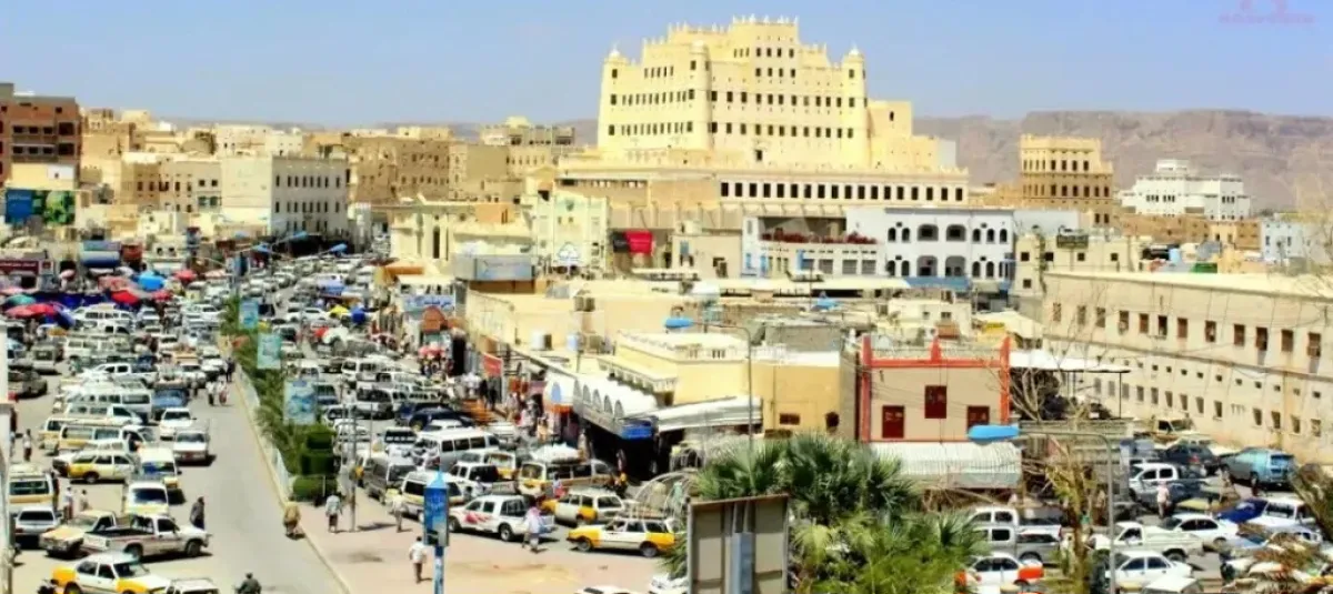 لص يتسلل إلى منزل امرأة يمنية ويسطو على ذهبها.. لكن المفاجأة كانت بانتظاره