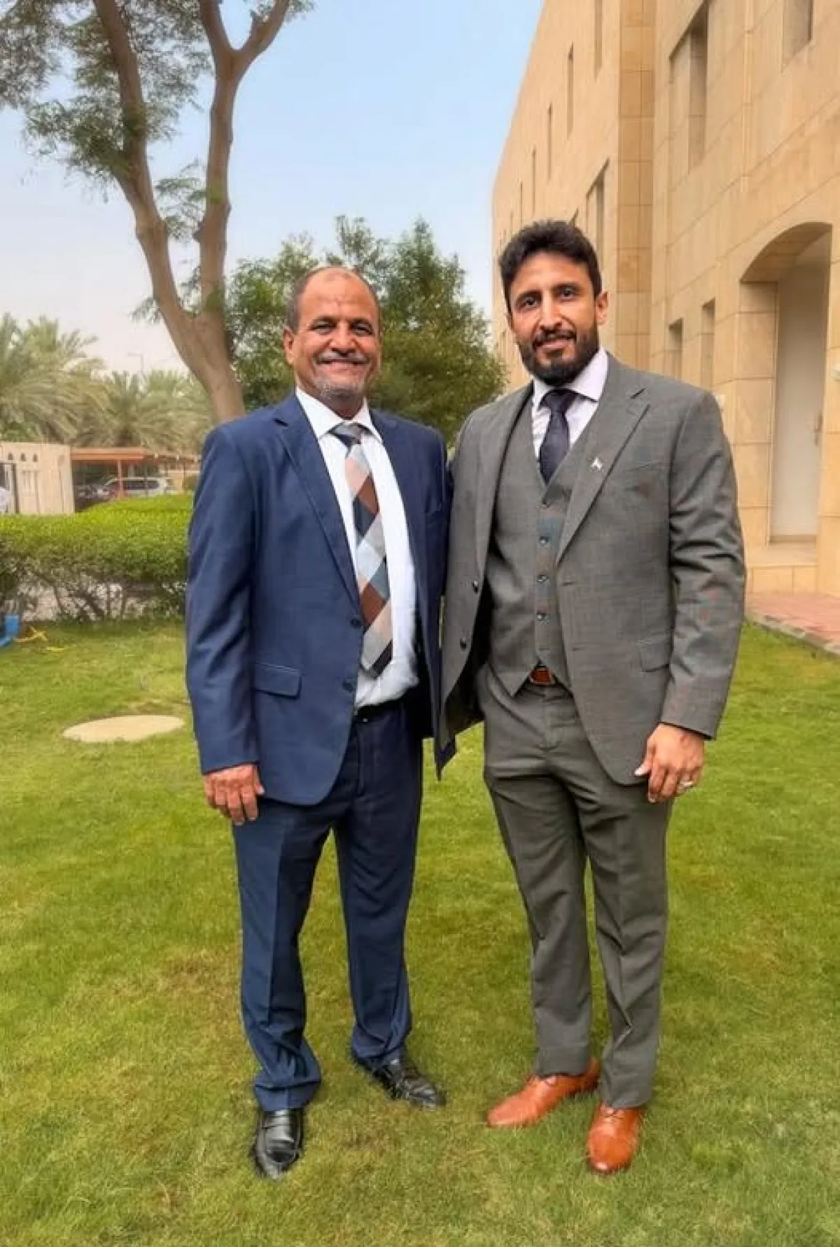  اللواء شلال شايع يظهر مع هذه الشخصية ويبحث معه أمراً هاماً !
