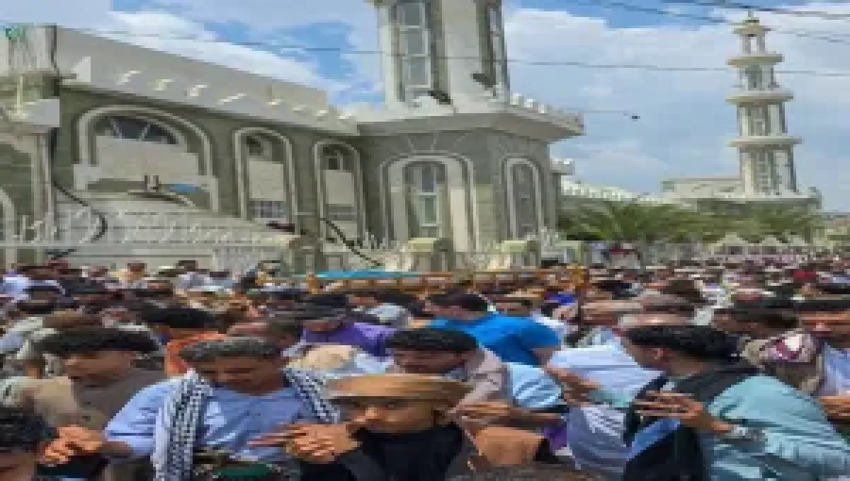 تعز.. تشييع مهيب لجثماني الضابط الشميري والصحفي عبدالصمد القاضي