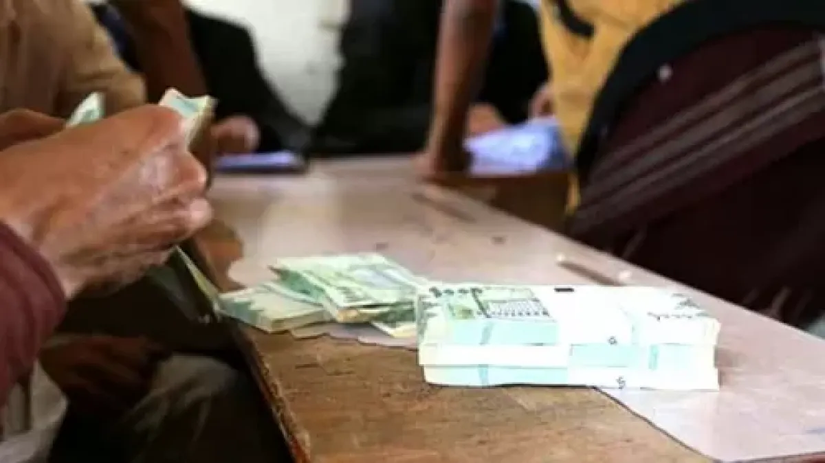 الحكومة تؤكد التزامها بصرف مرتبات العسكريين والأمنيين وتكشف ما تم إنجازه