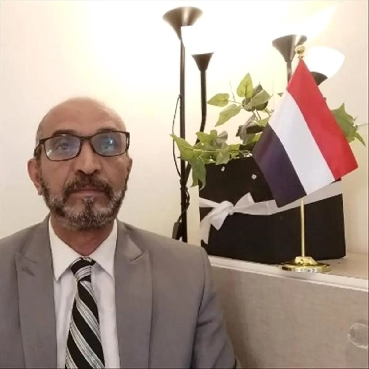 علي العسلي: أنبوب النفط والربط الكهربائي قد يصنعان يمنًا جديدًا… إذا سبقت السيادةُ الاستثمار