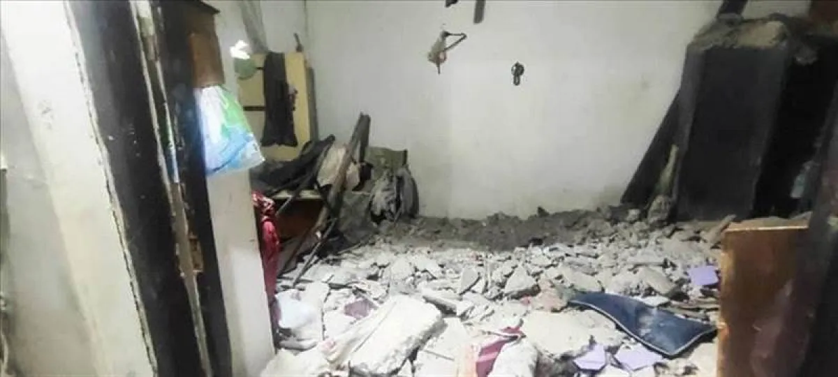 انهيار منزل قديم في التواهي بعدن يودي بحياة زوجين ويصيب أطفالهما تحت الأنقاض