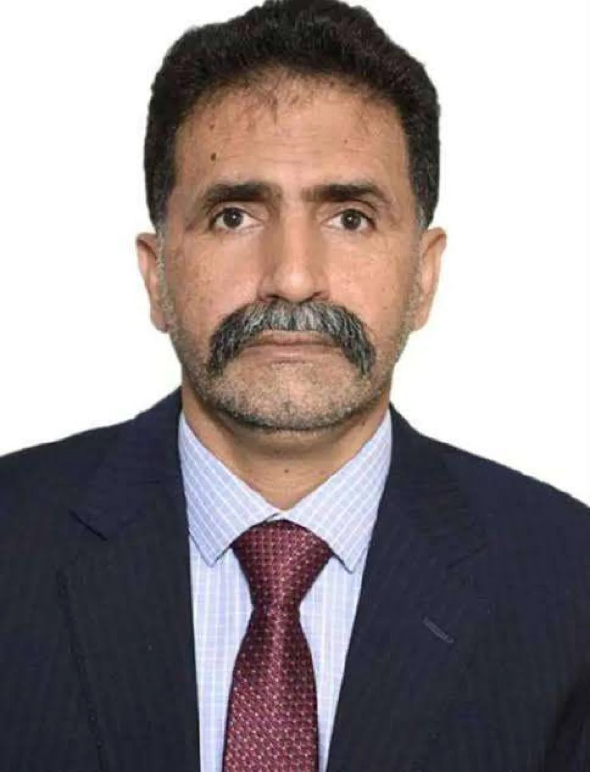 دعوات شعبية لعصيان مدني في تعز للمطالبة بإقالة مدير شركة الغاز