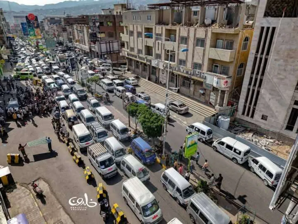 عبدالله العليمي: طوابير غاز تعز الأكبر محلياً .. ومركبات الغاز "قنابل متنقلة" تهدد المدينة