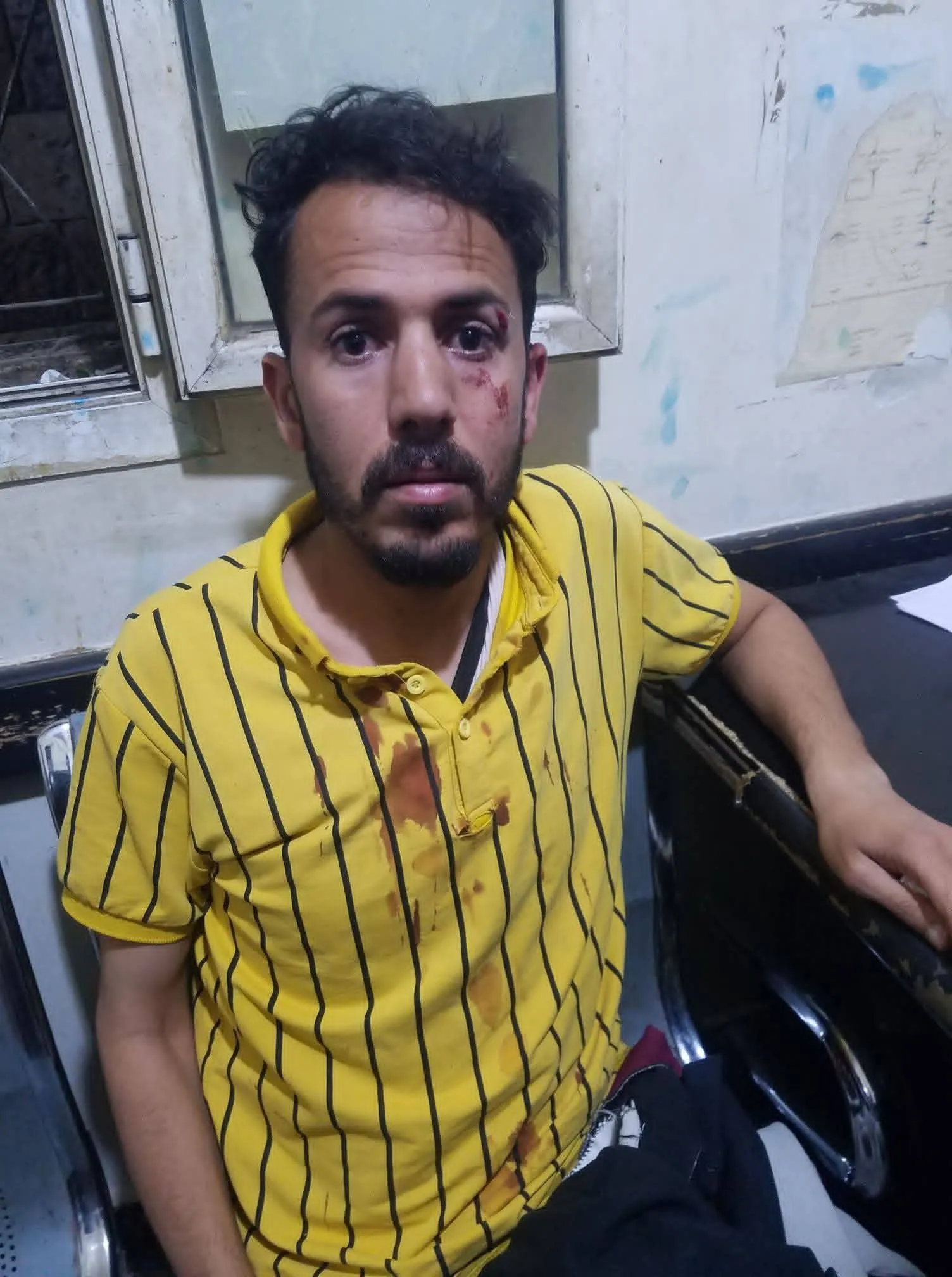 اعتداء على حكم يثير موجة غضب في مباراة الأهلي والوحدة بصنعاء ومطالبات بعقوبات رادعة