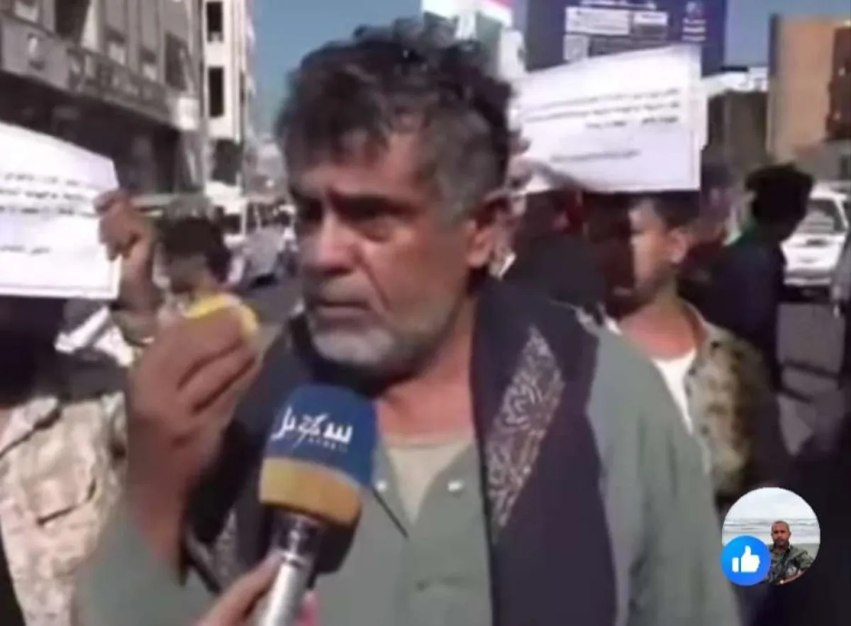 اجهش بالبكاء.. اب لثلاثة شهداء يصرخ كفاية جعجعة للمواطن المطحون بسبب دبة غاز