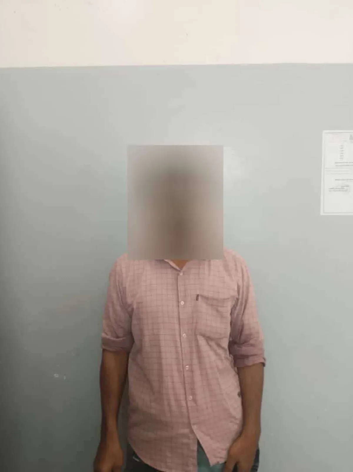 شخصين يقومون بامر خطير بعدن