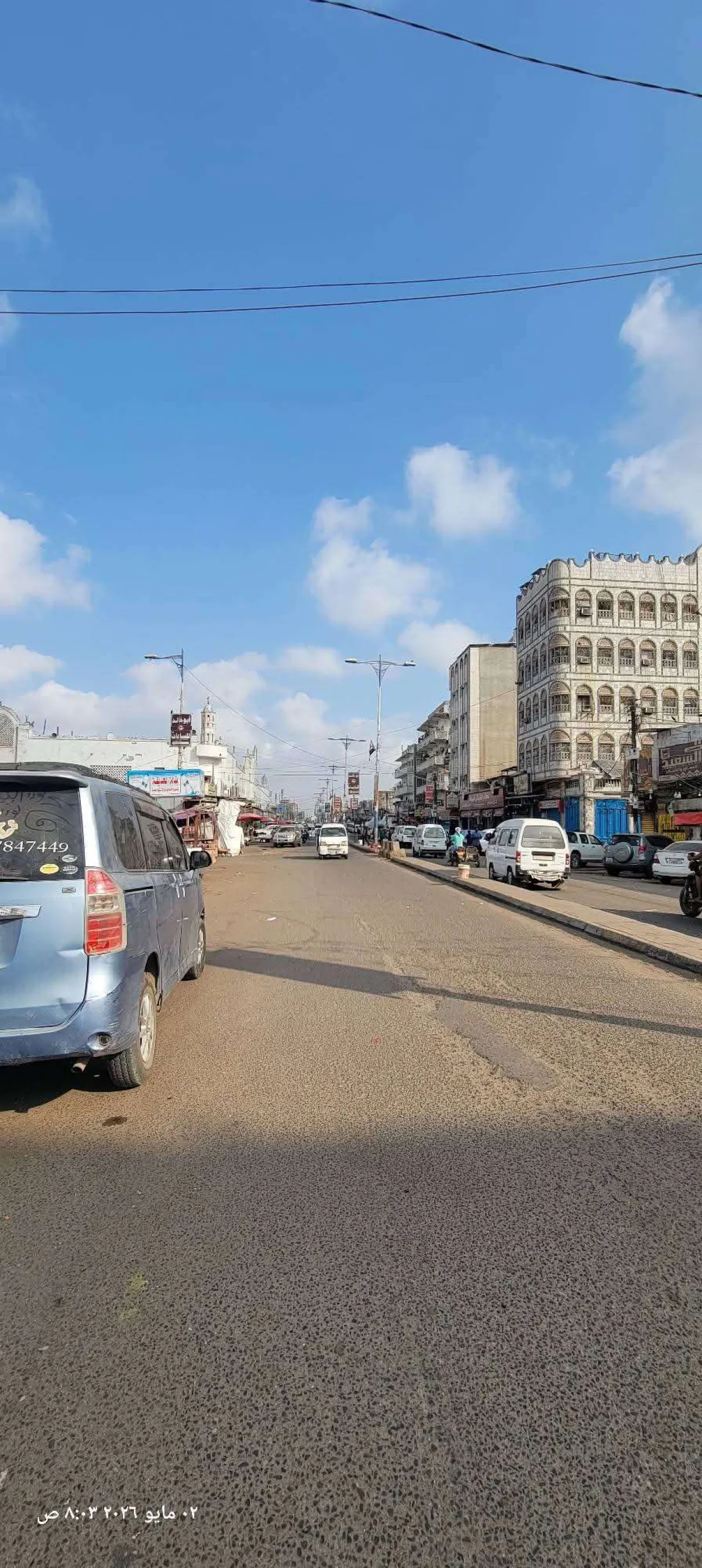 عدن تحت شمسٍ حارقة وانقطاعات متكررة للكهرباء تزيد معاناة المواطنين