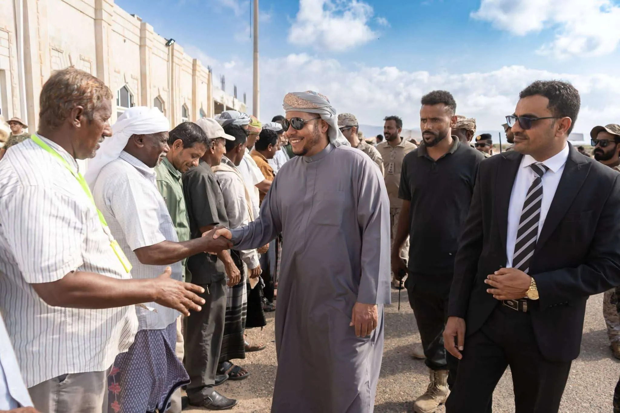 محافظ أرخبيل سقطرى يصل المحافظة بعد زيارة رسمية إلى المملكة العربية السعودية