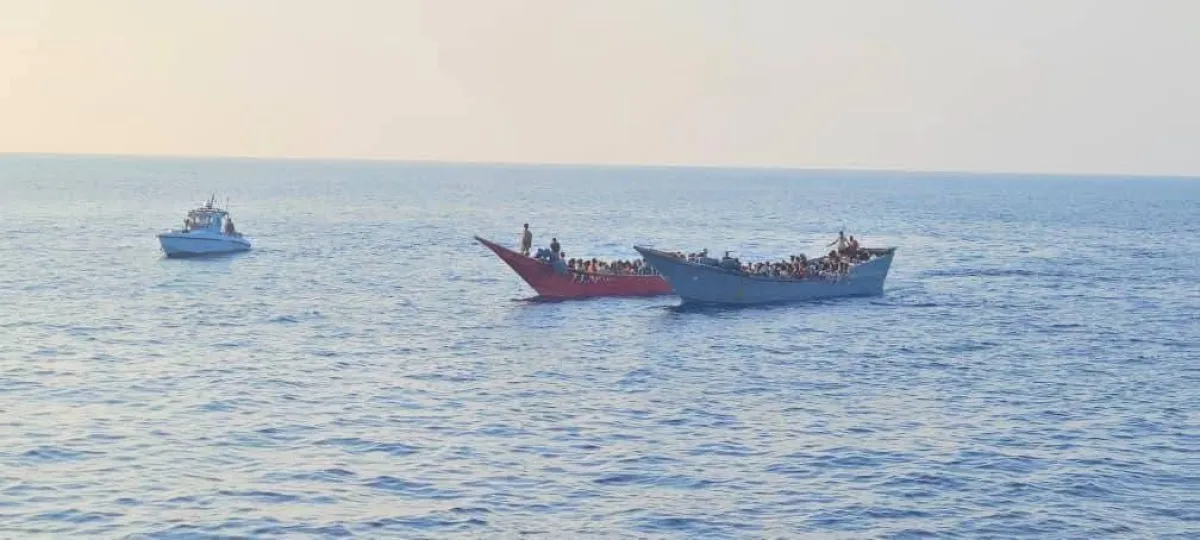 خفر السواحل اليمنية تحبط تهريب 340 مهاجراً جنوب عدن