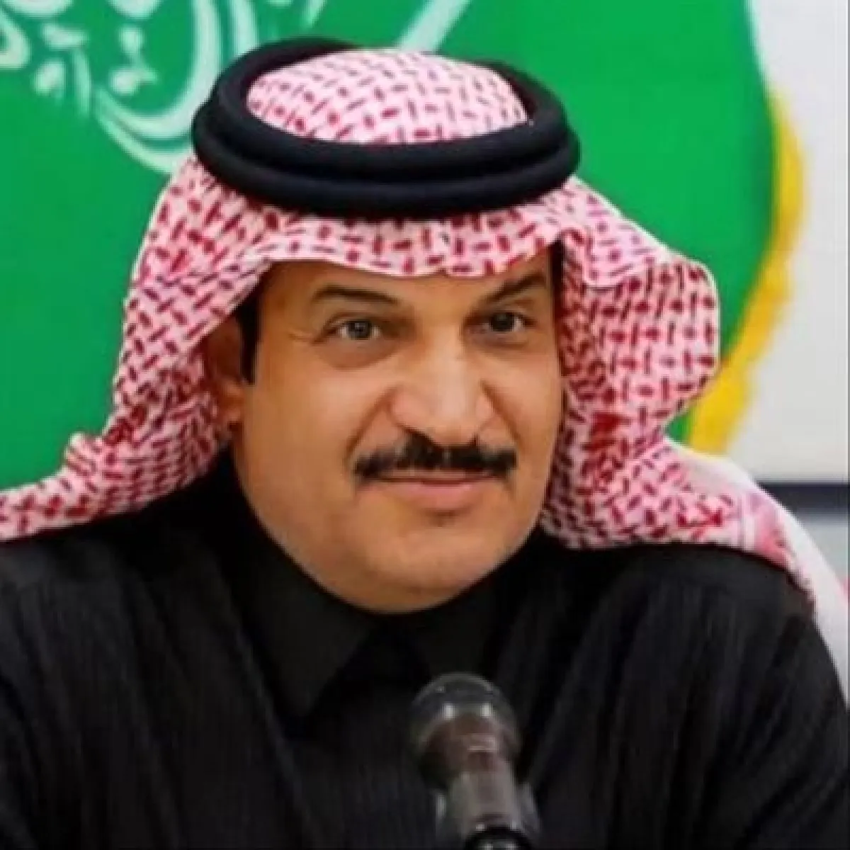  سياسي سعودي يعلق على جريمة اغتيال وسام قائد !
