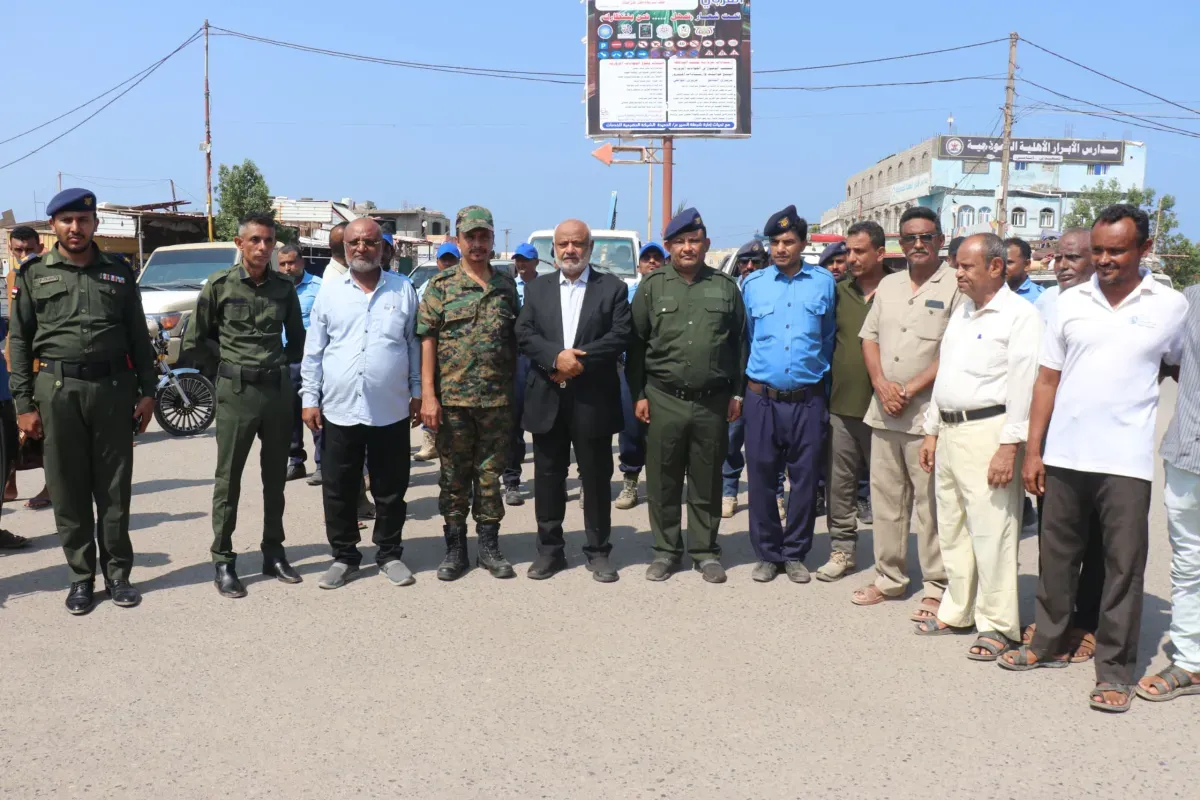 محافظ الحديدة يدشن فعاليات أسبوع المرور العربي في الخوخة