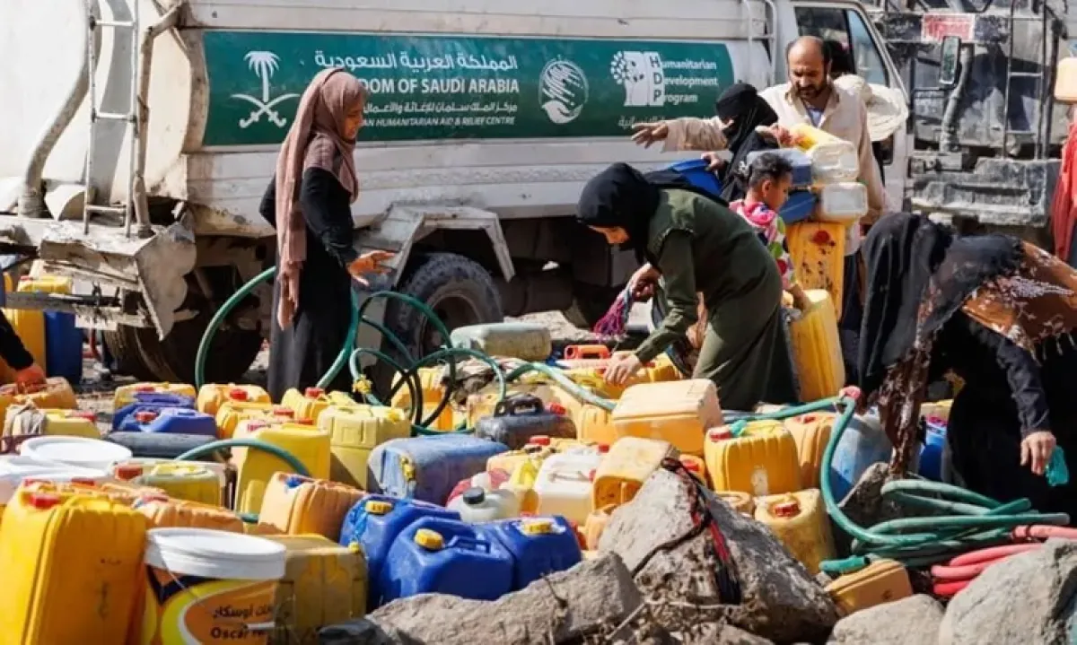 مركز سعودي يواصل دعم إمدادات المياه في محافظة تعز