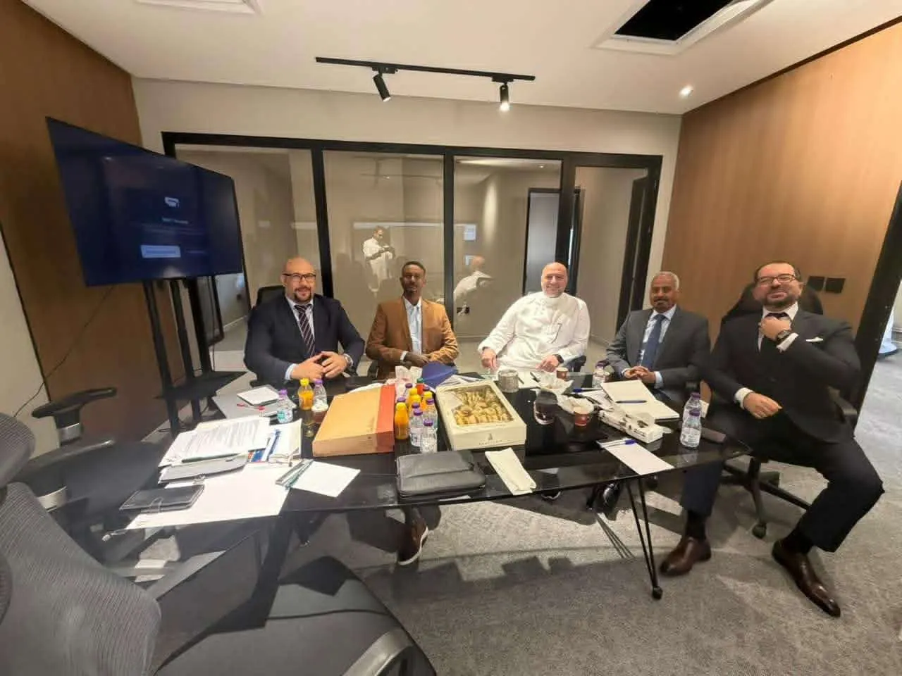 الحيقي يبحث مع شركة الخليج العالمية للطاقة آلية تنفيذ الطاقة الإسعافي بقدرة 200 ميقاوات لتعزيز استقرار الكهرباء