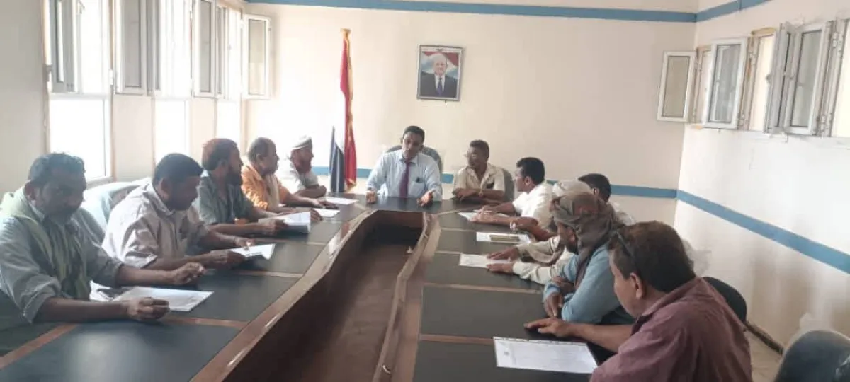 الحديدة تبحث ترتيبات اختبارات النقل وتكثف الجهود لاستيعاب الكثافة الطلابية في الخوخة وحيس