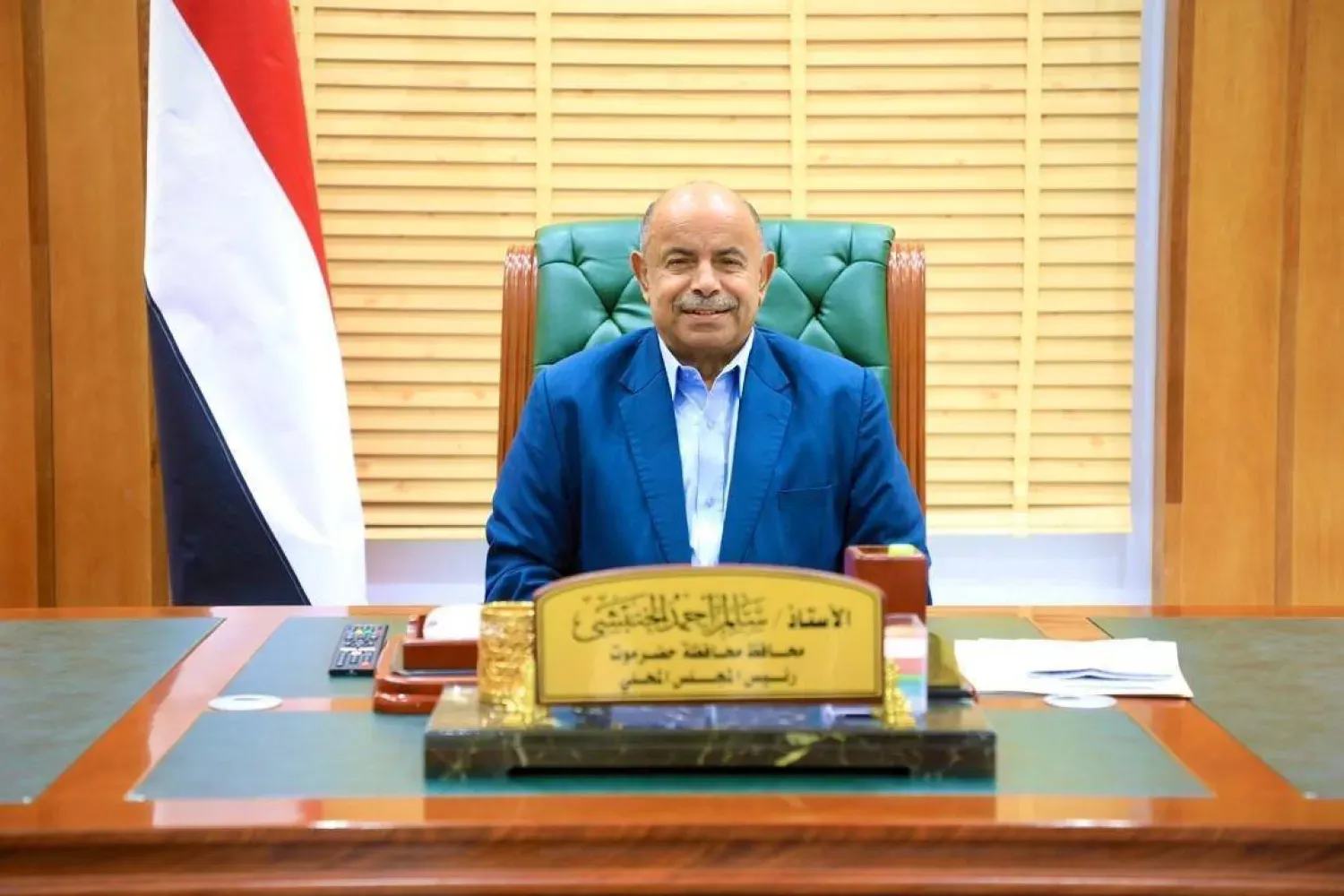 الخنبشي يعلن مشروع ربط كهربائي مع السعودية ودمج أكثر من 16 ألفاً في المنظومة  الأمنية بحضرموت