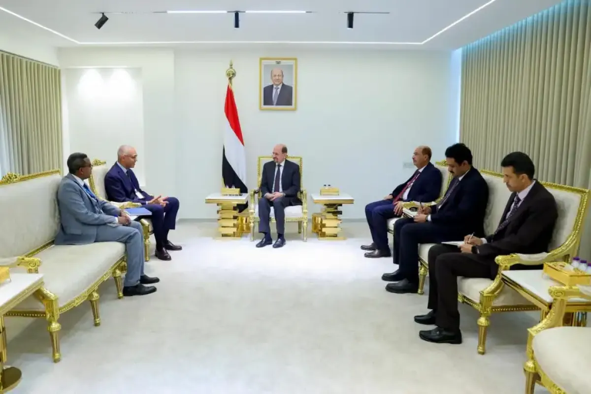 رئيس الوزراء وزير الخارجية يستقبل في عدن المنسق المقيم للأمم المتحدة