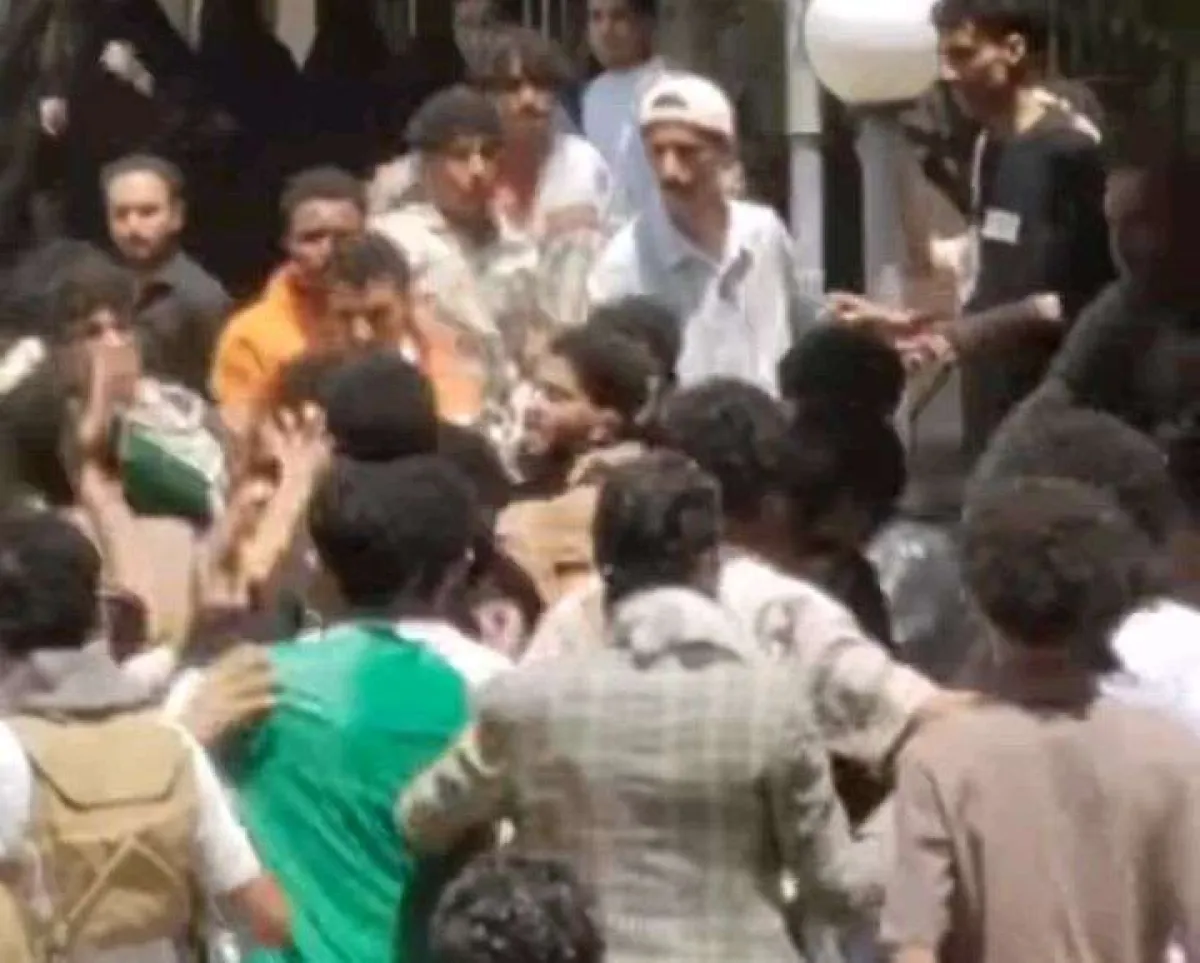 عراك عنيف يثير الفوضى داخل حرم جامعة