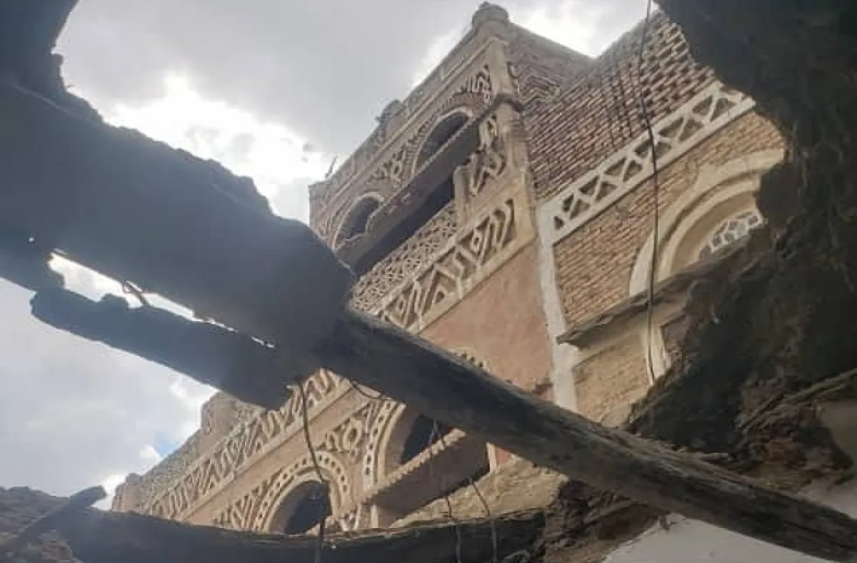 إصابة مواطن إثر انهيار جزئي لمنزله في صنعاء بسبب الأمطار الغزيرة