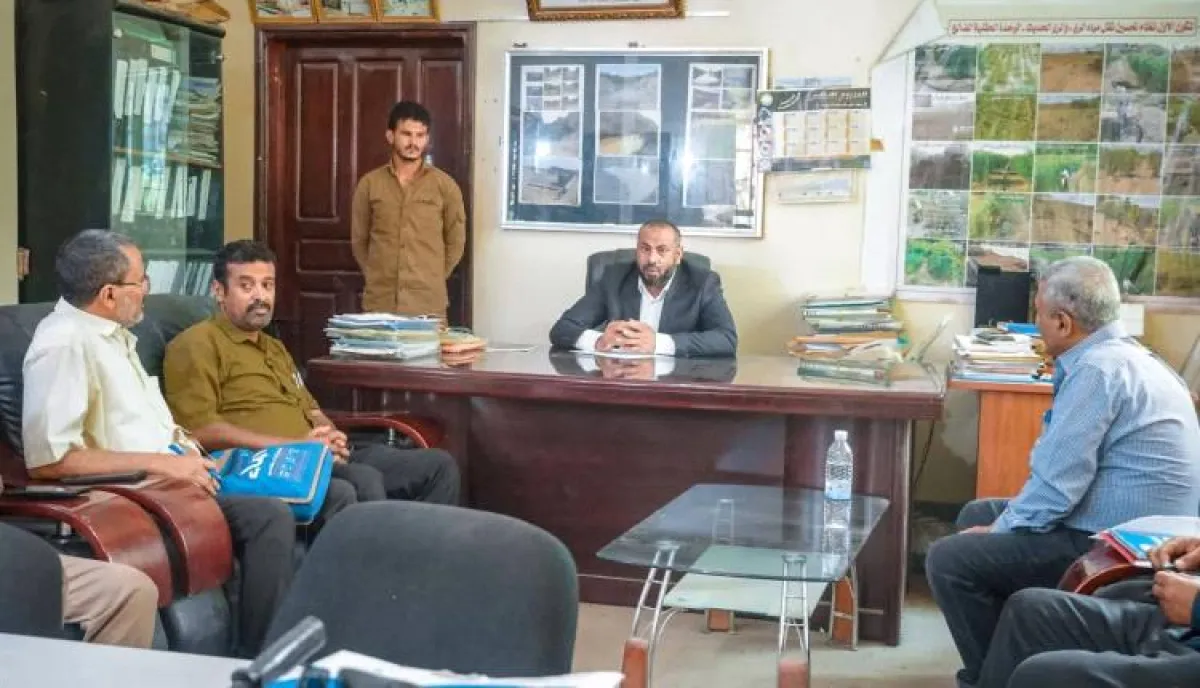 محافظ الضالع يترأس اجتماعاً تربوياً ويوجه بصرف حافز المعلمين