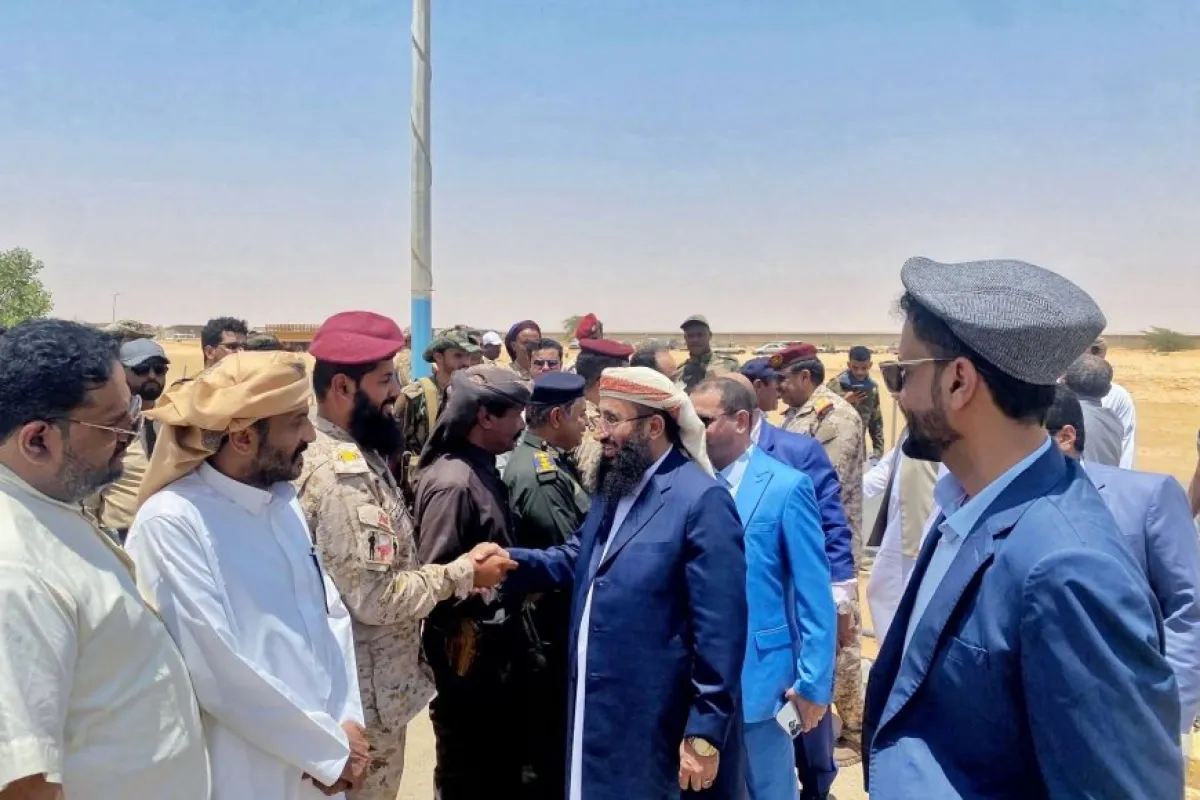 مدير مالية المظفر يكرم موظفيه في تعز بمناسبة عيد العمال 2026