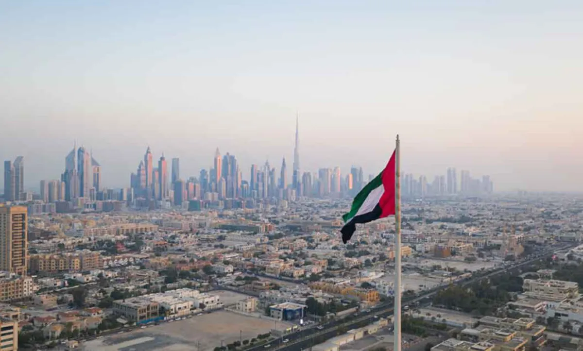 الدفاعات الإماراتية تتعامل مع 12صاروخاً باليستياً و3 صواريخ جوالة و4 طائرات مسيّرة