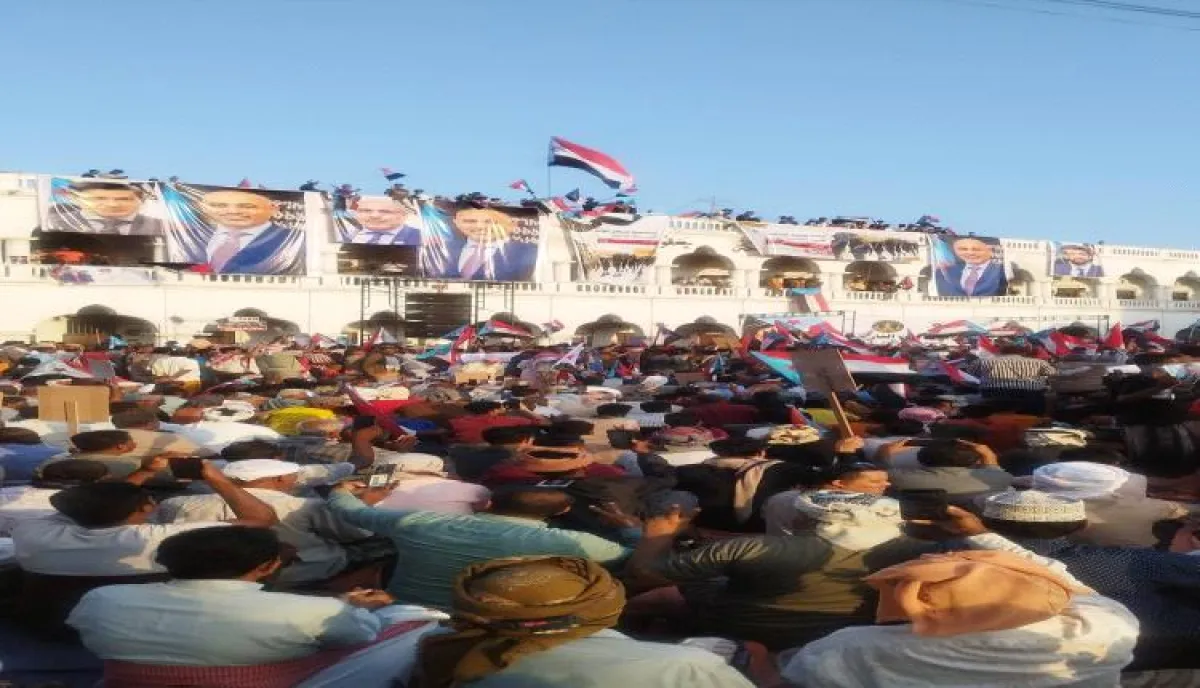 بيان "مليونية المكلا" يؤكد التمسك باستعادة الدولة الجنوبية وتفويض الانتقالي