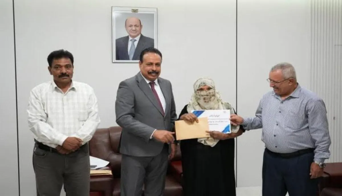 وزير الأشغال يكرّم عمال النظافة بمناسبة عيد العمال العالمي