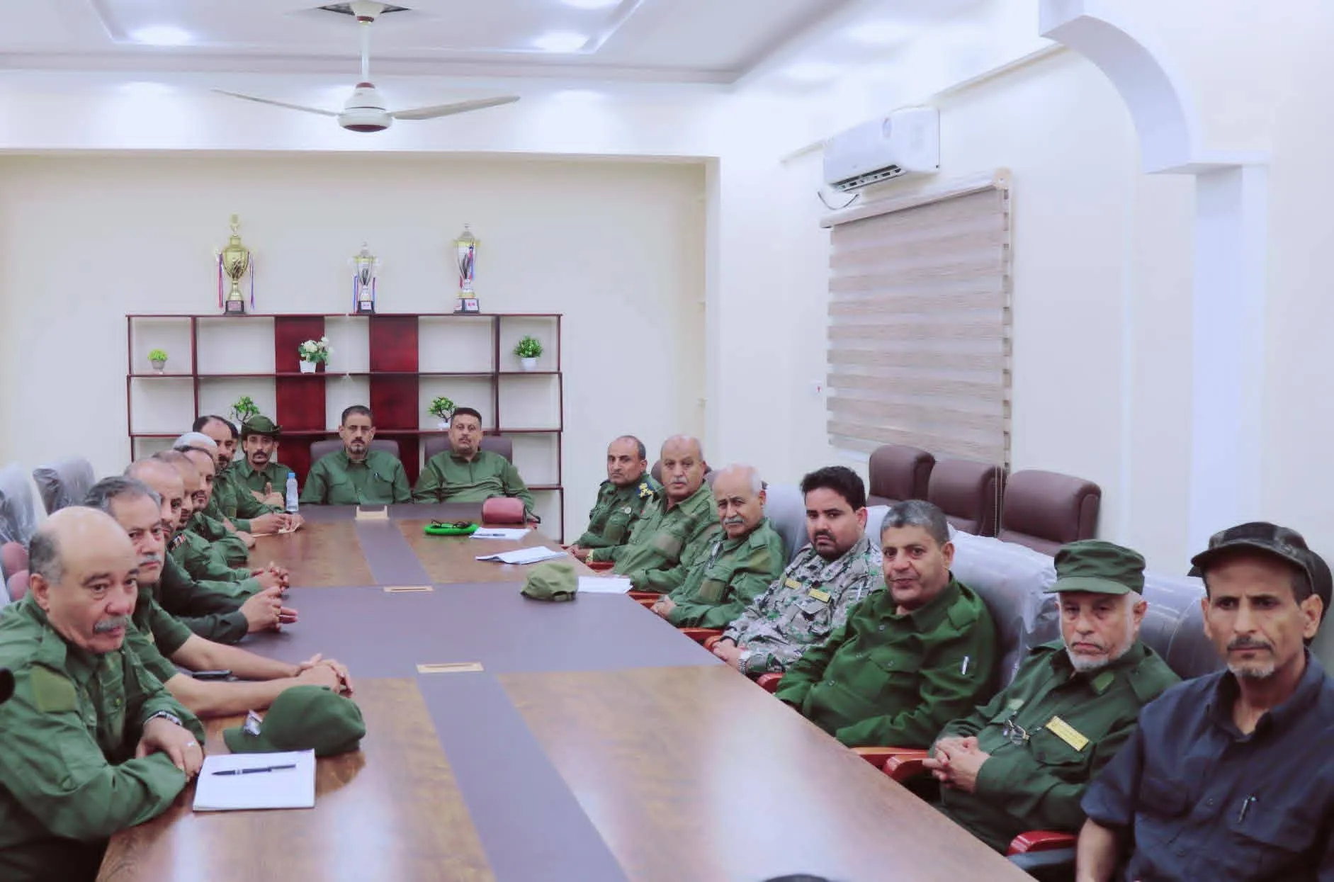مدير أمن العاصمة عدن يترأس الاجتماع الدوري بمدراء أقسام الشرطة لمناقشة مستجدات الأوضاع الأمنية