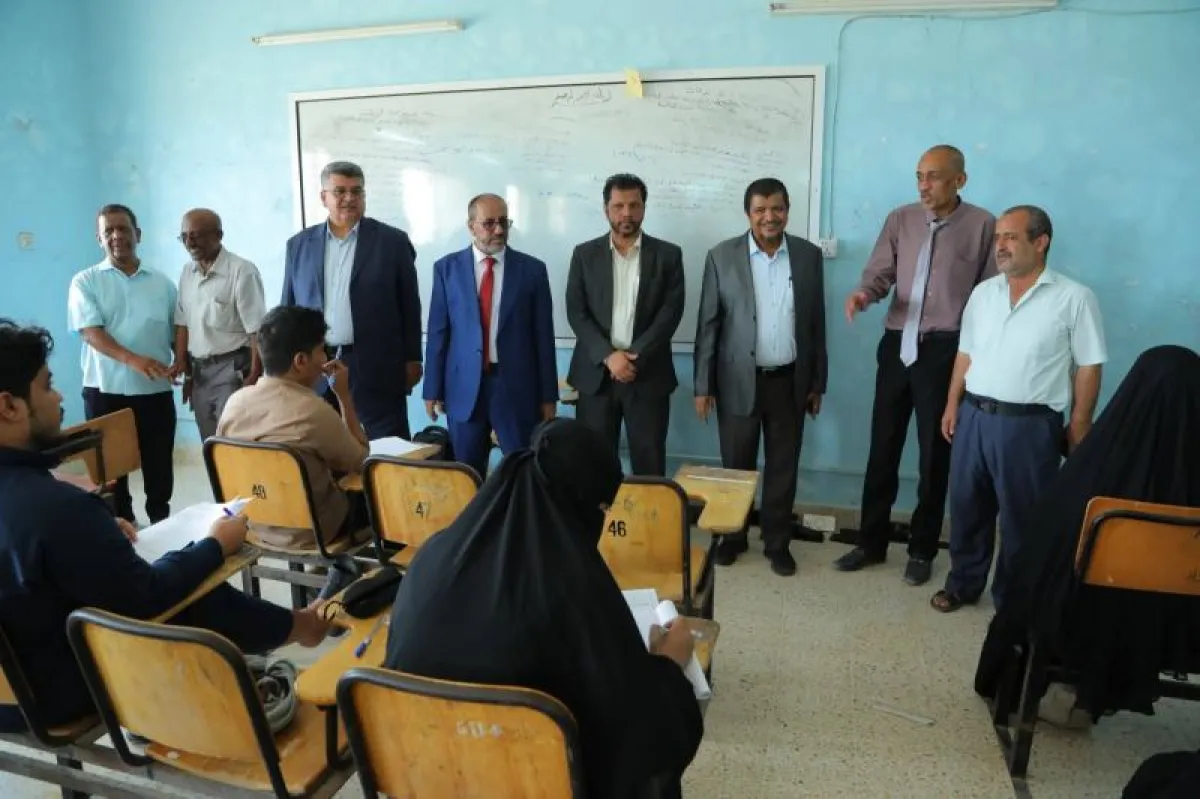 تدشين الامتحانات النهائية للفصل الدراسي الثاني بجامعة المهرة