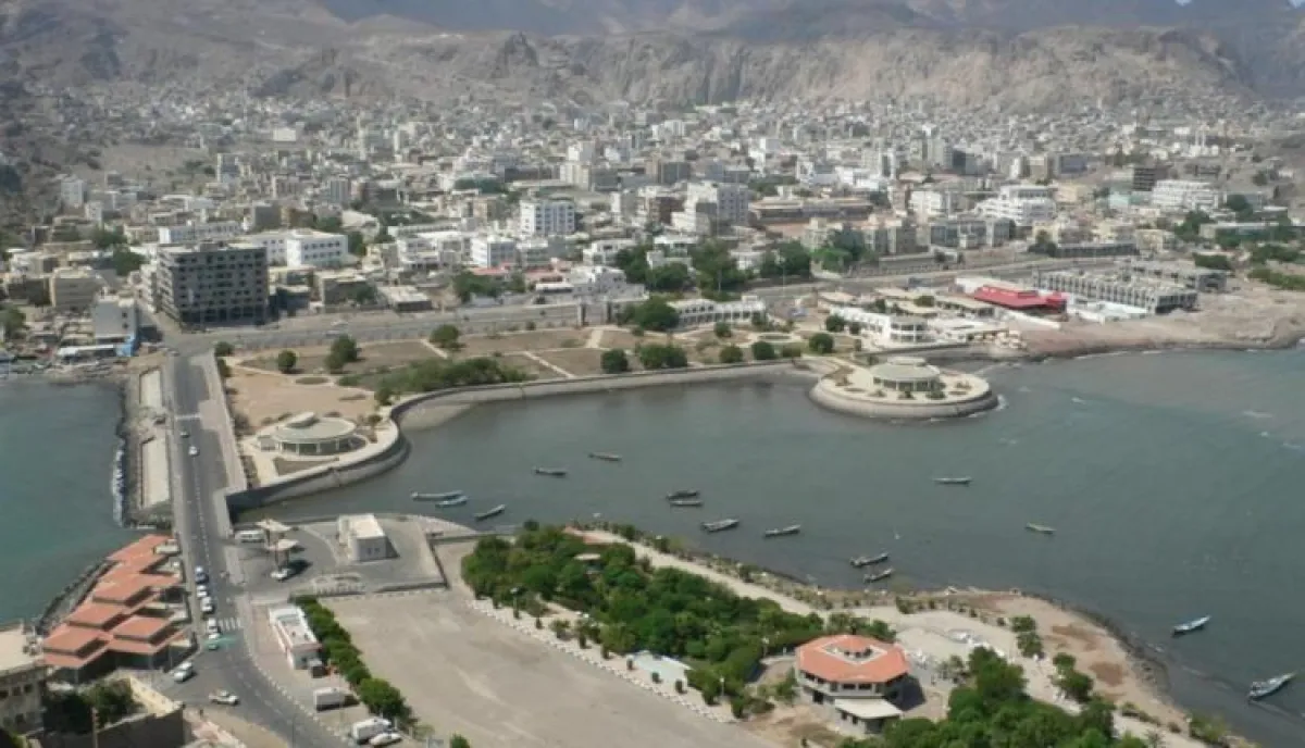 عدن: تدهور خدمة الكهرباء يزيد معاناة السكان وسط موجة حر شديدة