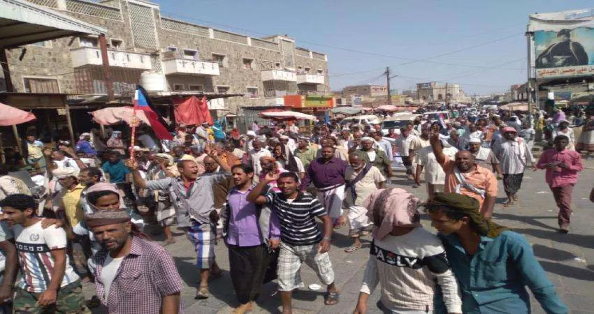 ازدحام على محطات توزيع الغاز في لحج وسط استمرار الأزمة