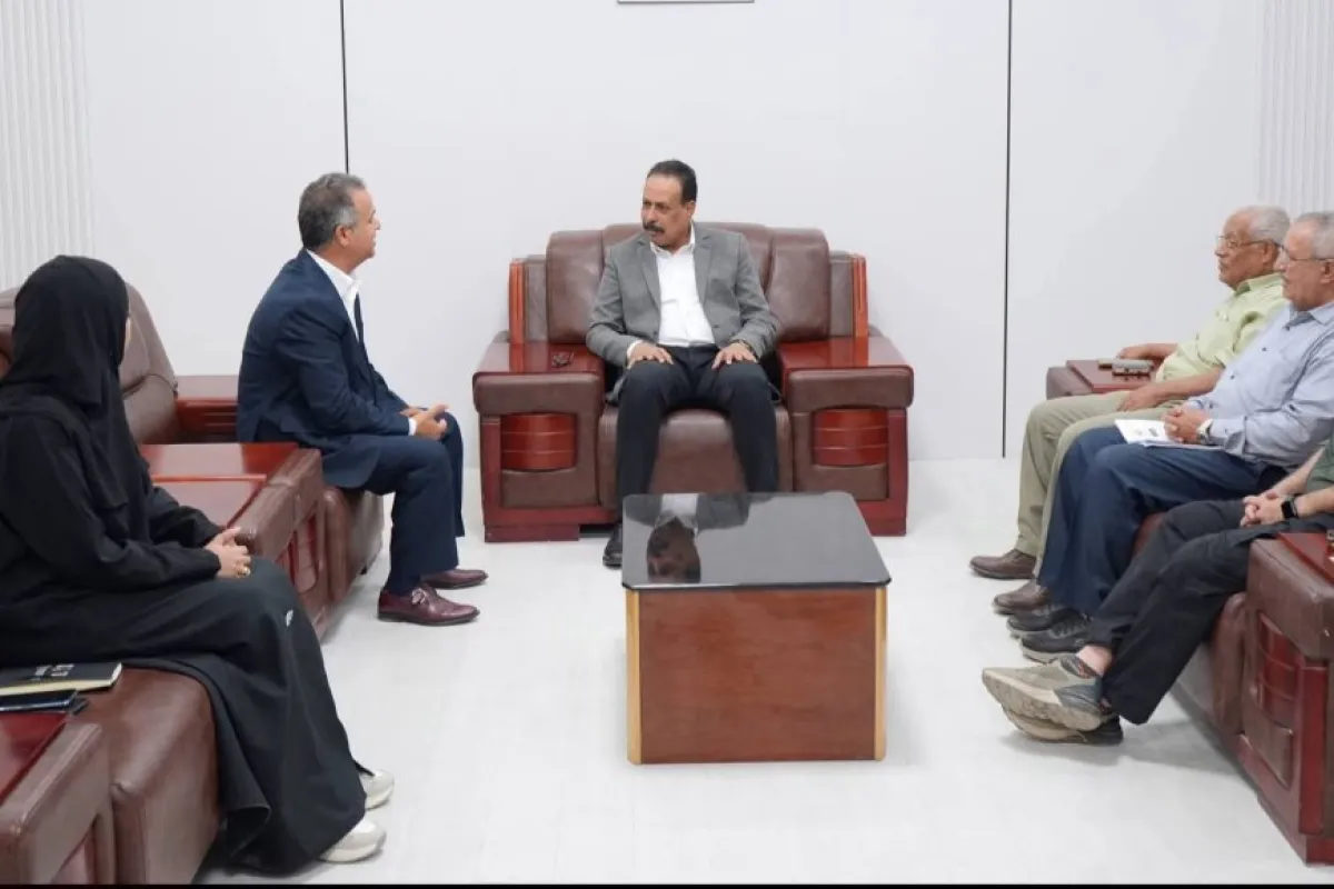 وزير الأشغال يبحث مع السفير الليبي سبل تعزيز التعاون المشترك. 