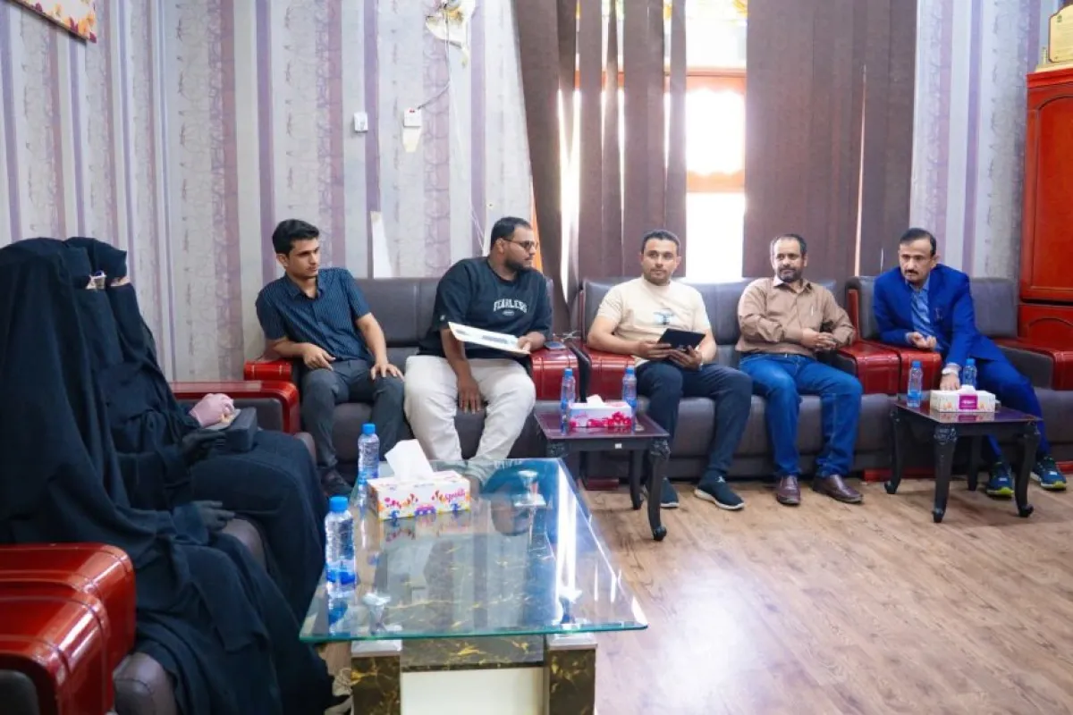 المحافظ بن الوزير يطّلع على ترتيبات إشهار منصة “دليل شبوة الطبي” ويؤكد دعم السلطة المحلية لتطوير الخدمات الصحية الرقمية.