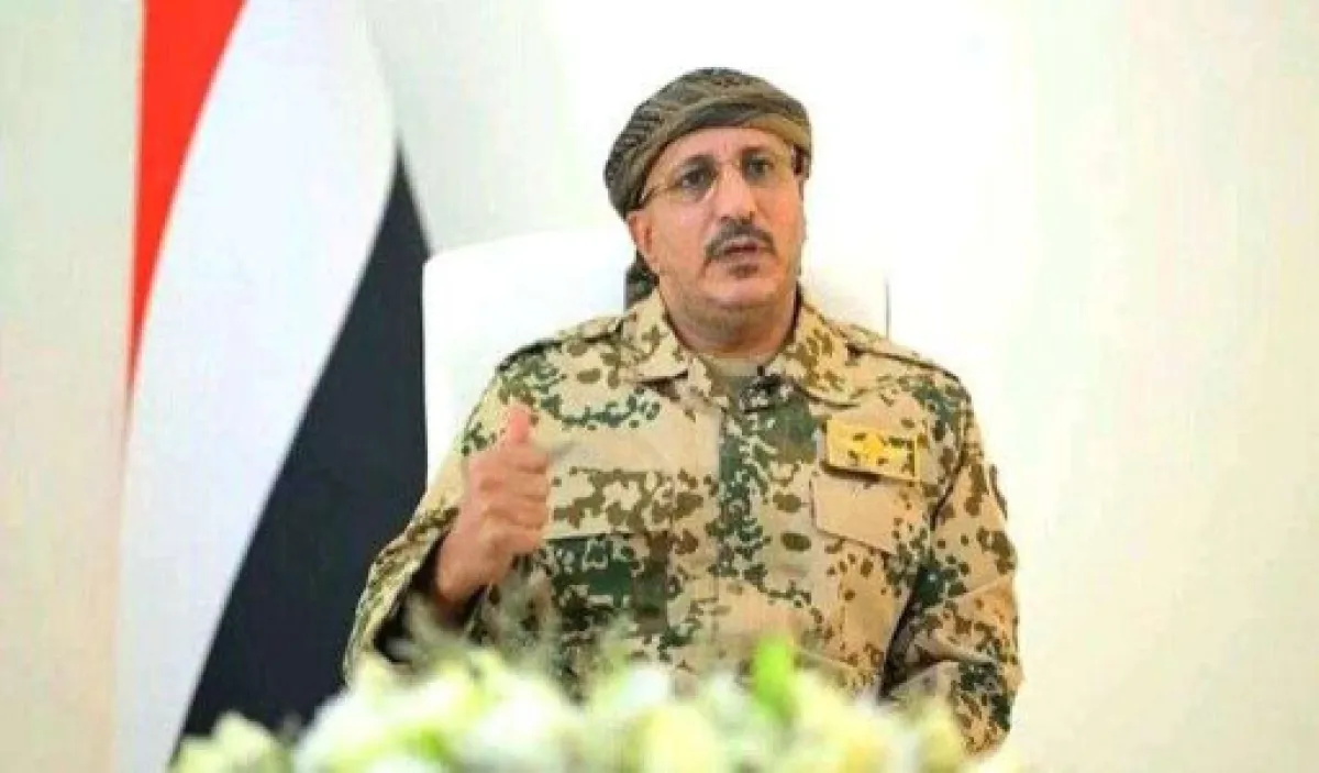 طارق صالح يشيد بجهود محافظ أبين لإنهاء التقطعات وفرض هيبة الدولة