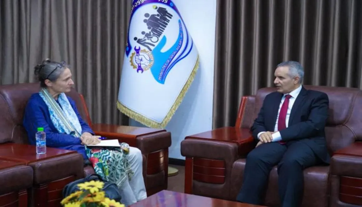 وزير الشؤون الاجتماعية يبحث مع السفيرة الهولندية تعزيز التعاون الإنساني والتنموي