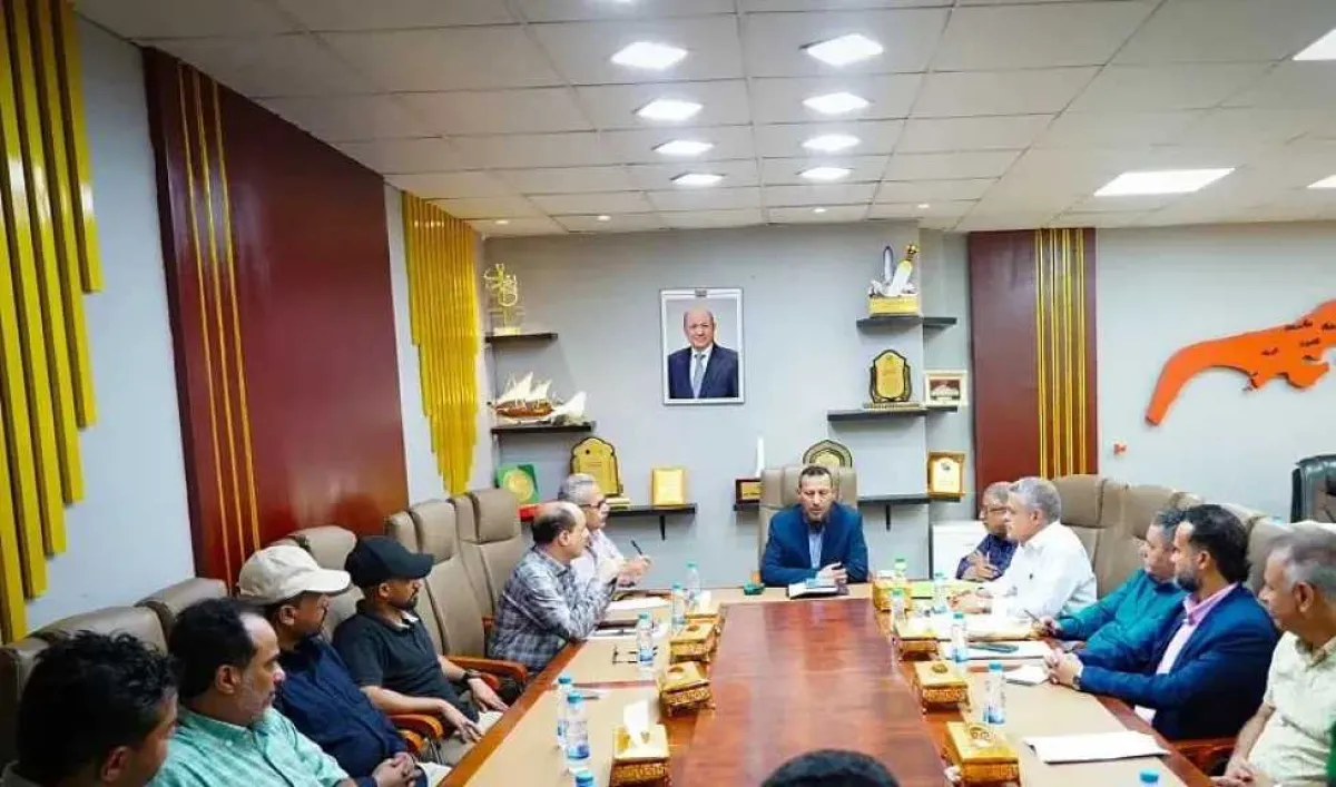 محافظ عدن يوجه بإجراءات لتطوير ”وحدة حماية الأراضي”