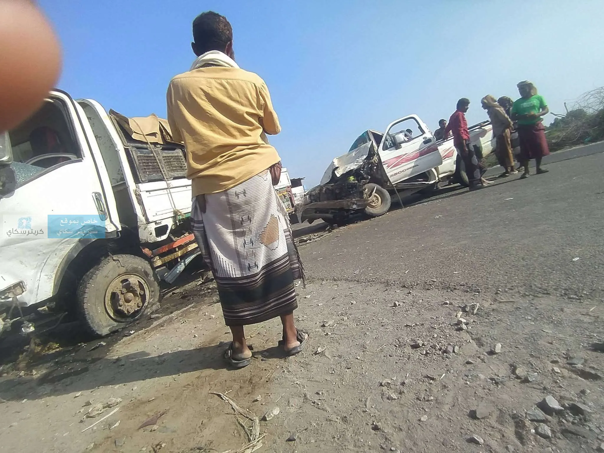 نجاة مواطن من حادث تصادم مروع في أبين