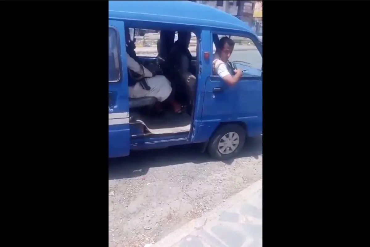تعز: مسلحون يعترضون مديرة مدرسة بزعم امتلاك أوامر بطردها من عملها - [فيديو]