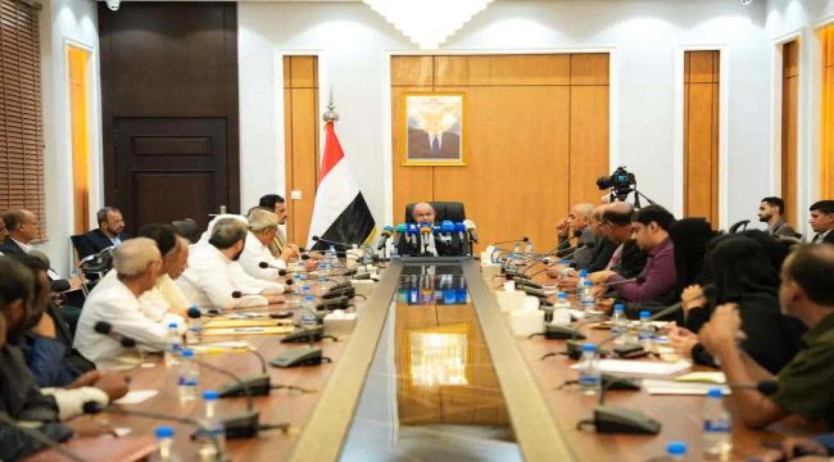 الخنبشي يستعرض مشروع "المجلس التنسيقي الحضرمي" ويوجه بتعزيز الخدمات وتفعيل مشاريع الكهرباء في سيئون ودوعن